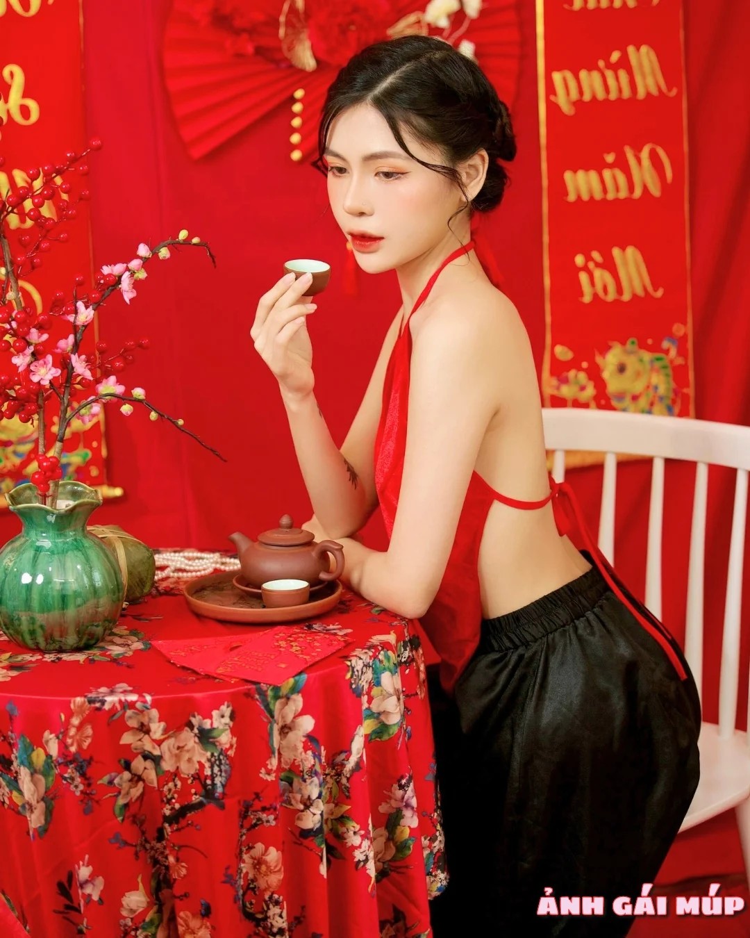 Ảnh gái mặc áo yếm thời Đông Sơn