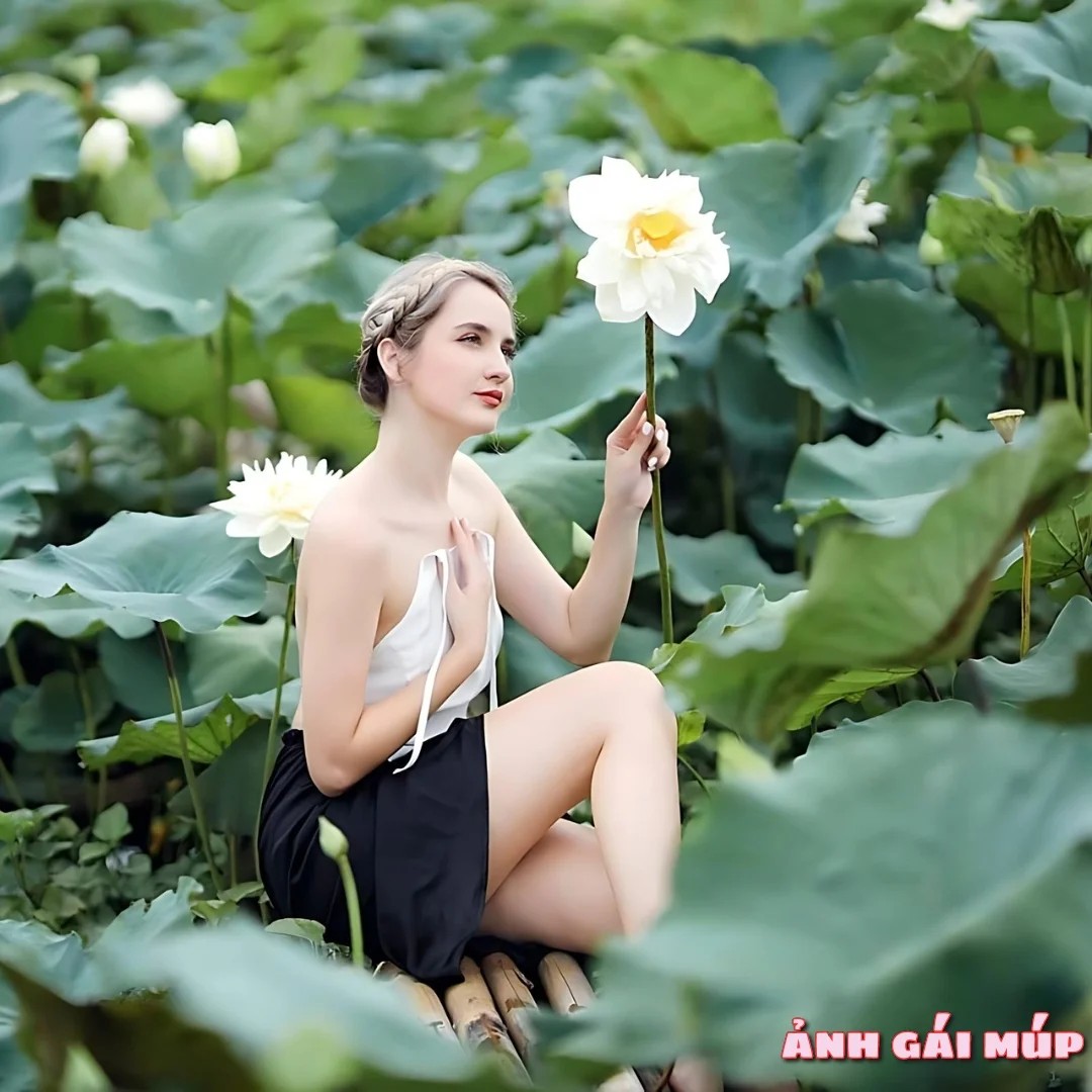 Ảnh gái mặc áo yếm và sự đa dạng về họa tiết hiện đại