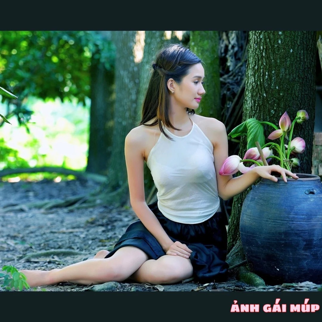 Ảnh gái mặc áo yếm với họa tiết phù hợp cho dịp sử dụng