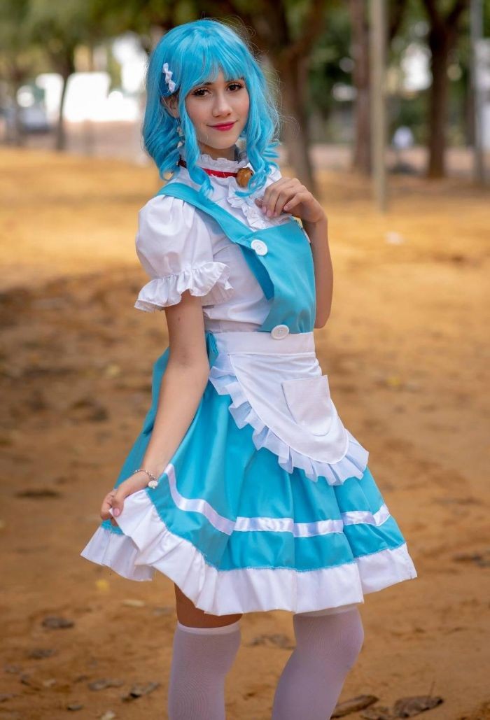Cosplay mang lại cảm giác bí ẩn và cuốn hút, với ánh mắt sắc sảo và trang phục độc đáo