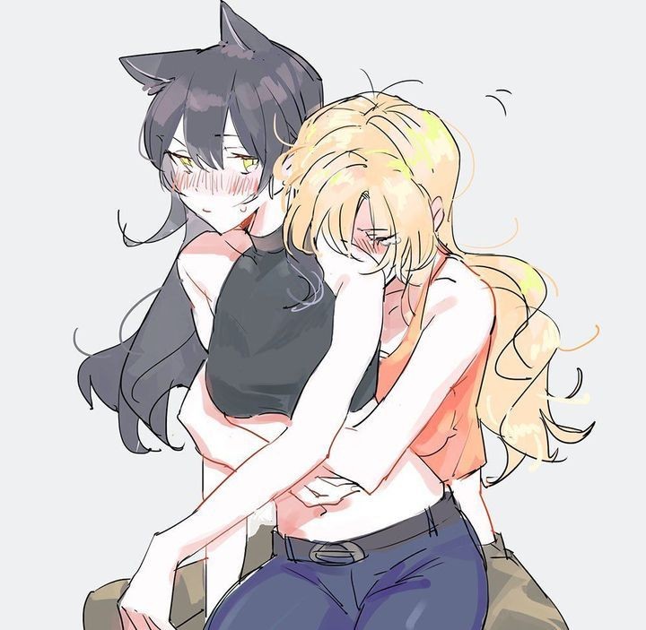 Cử chỉ dịu dàng và tình cảm gắn kết trong ảnh anime bách hợp