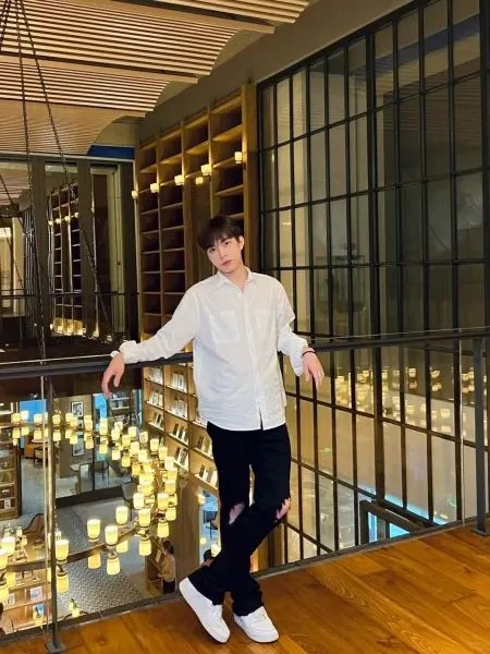 Hình ảnh trai đẹp Trung Quốc lôi cuốn