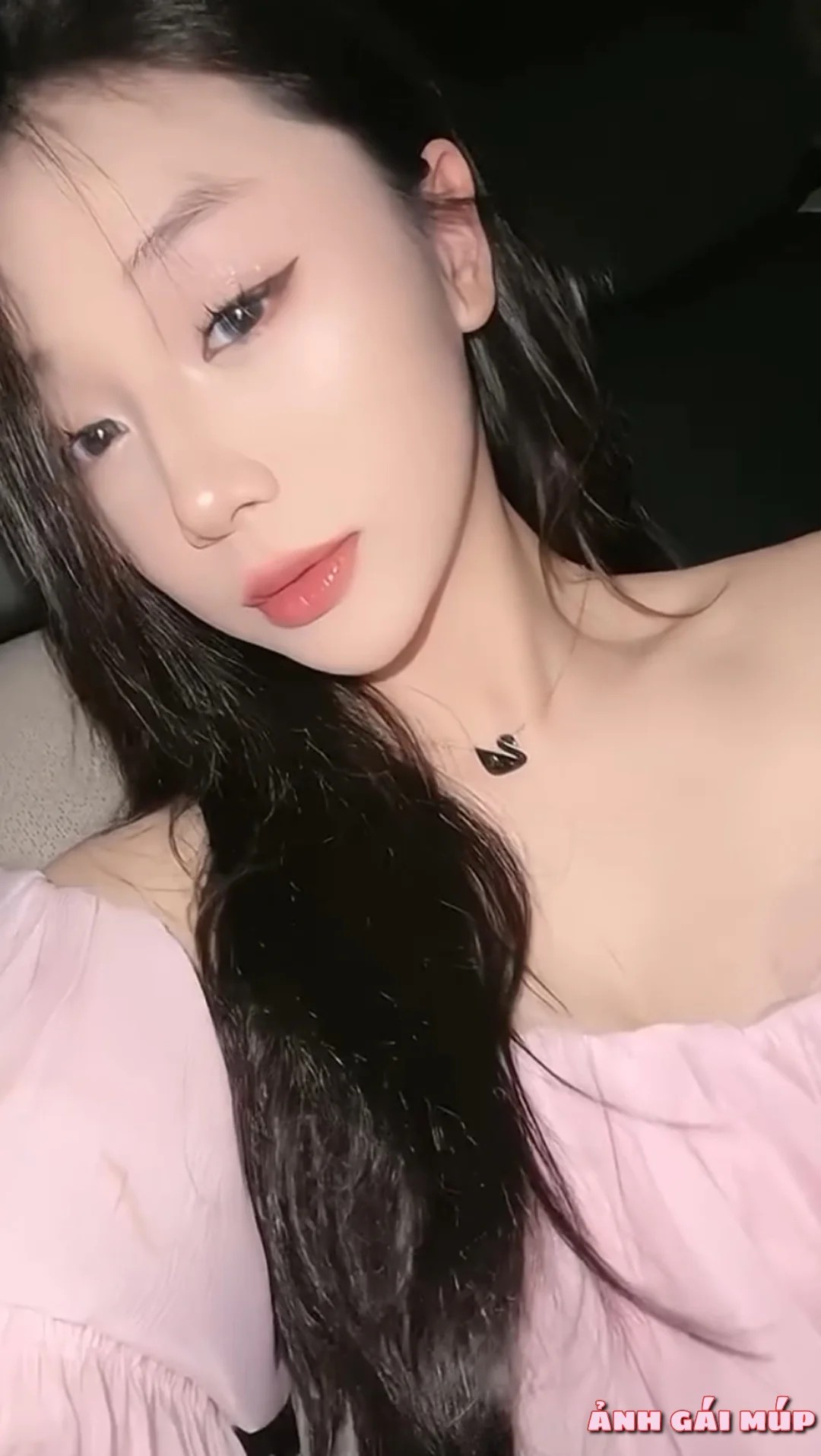 Trần Hà Linh tại buổi livestream