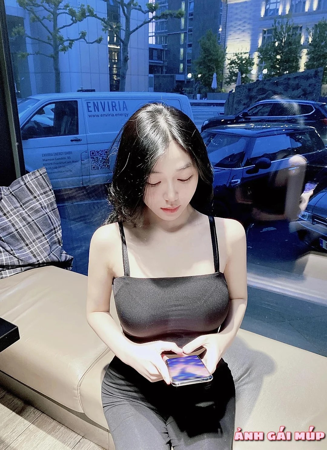 Trần Hà Linh trả lời comment về scandal