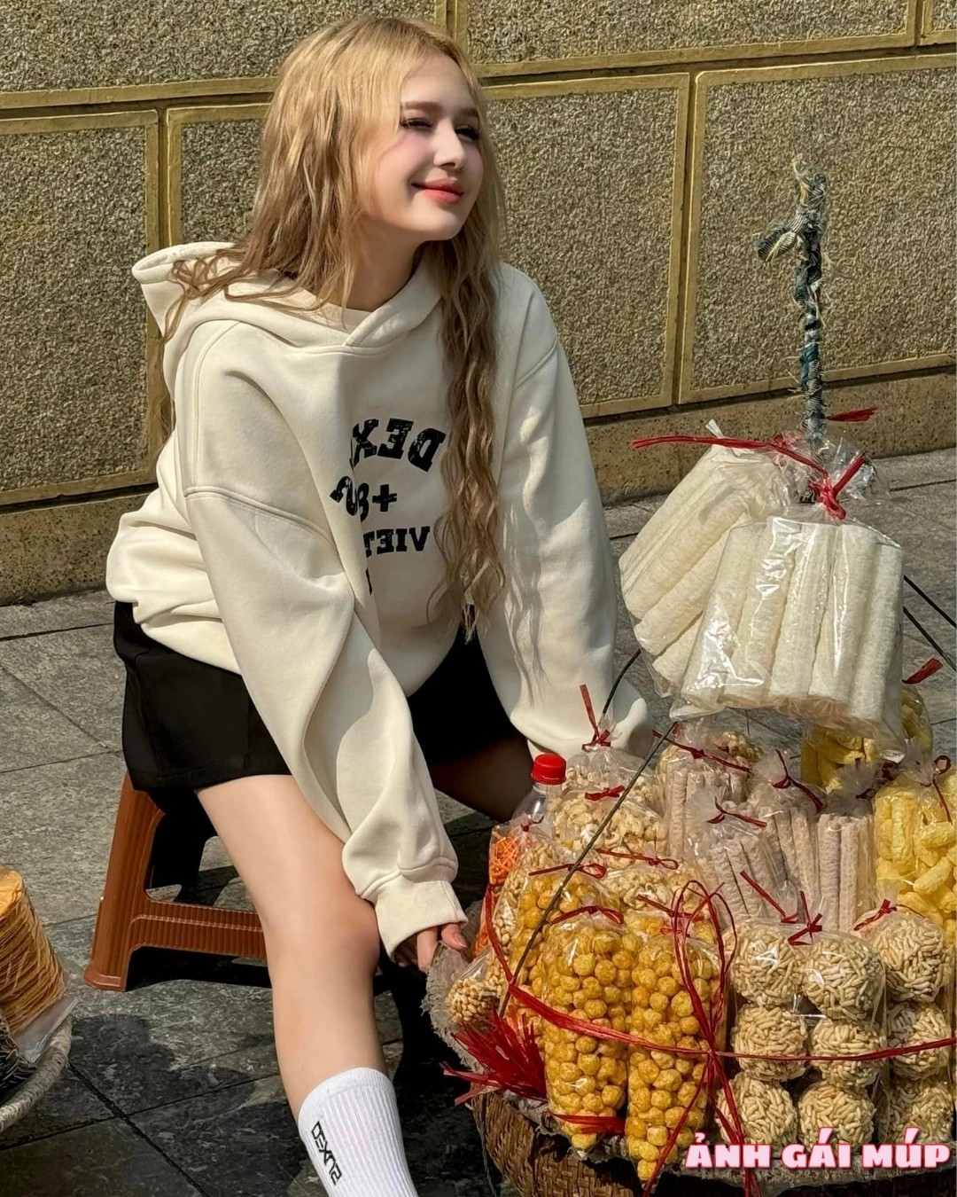 Xoài Non trong vai diễn MV